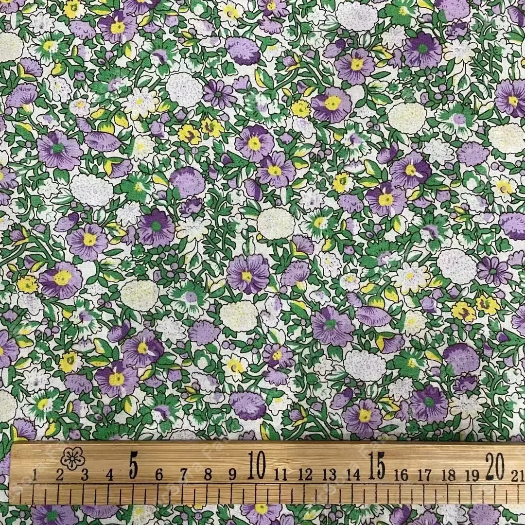 Coton popeline ditsy sur fond rouge pour robes prairie