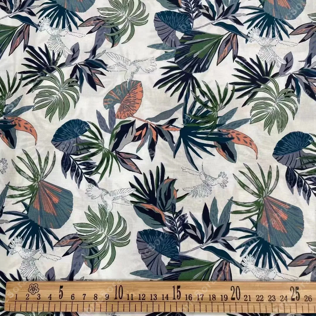 Détail de tissu coton popeline tropical gris tourterelle